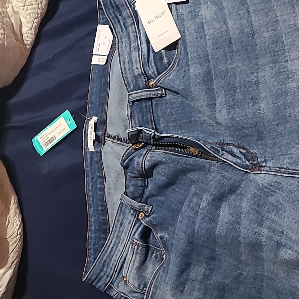 Still blue jeans for woman